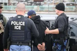 PODCAST: ¿Qué les pasó a algunos inmigrantes después de ser arrestados por agentes migratorios en Los Ángeles?